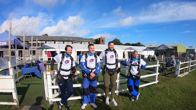 skydivers